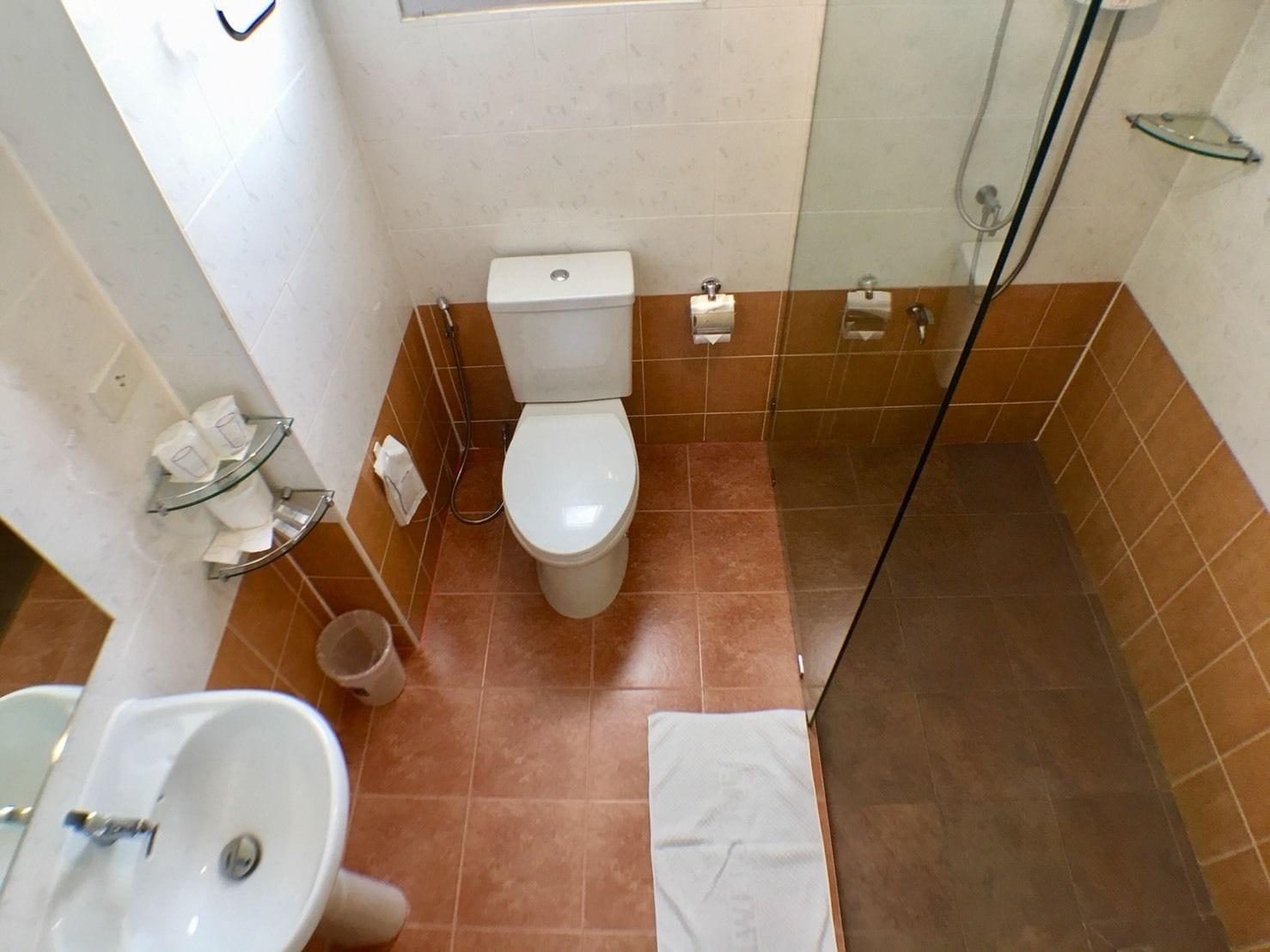 Trat Center Hotel Bagian luar foto